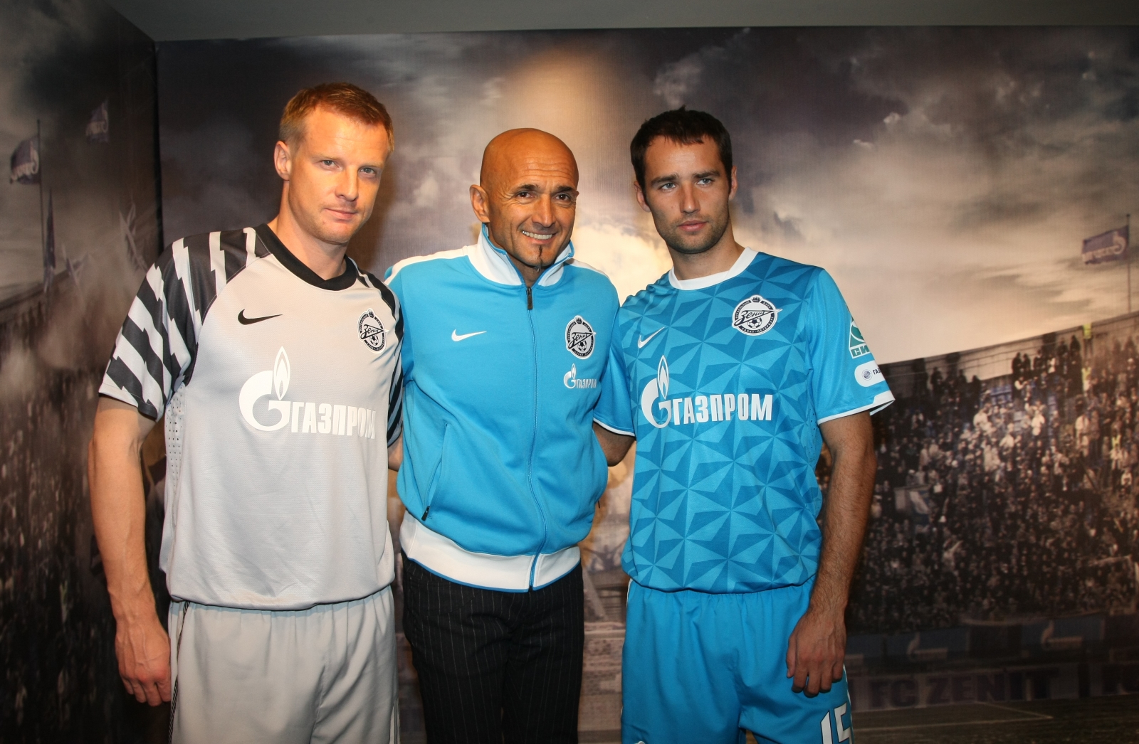 NIKE FOOTBALL Представляет форму «ЗЕНИТА» 2011—2012