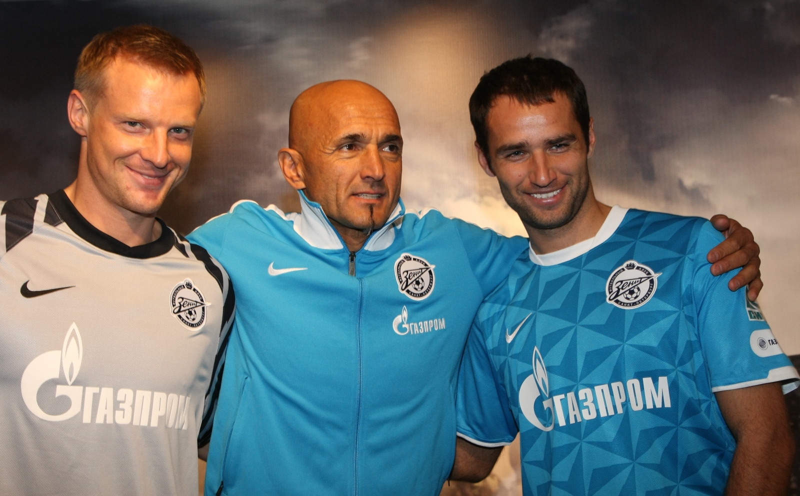 NIKE FOOTBALL Представляет форму «ЗЕНИТА» 2011—2012