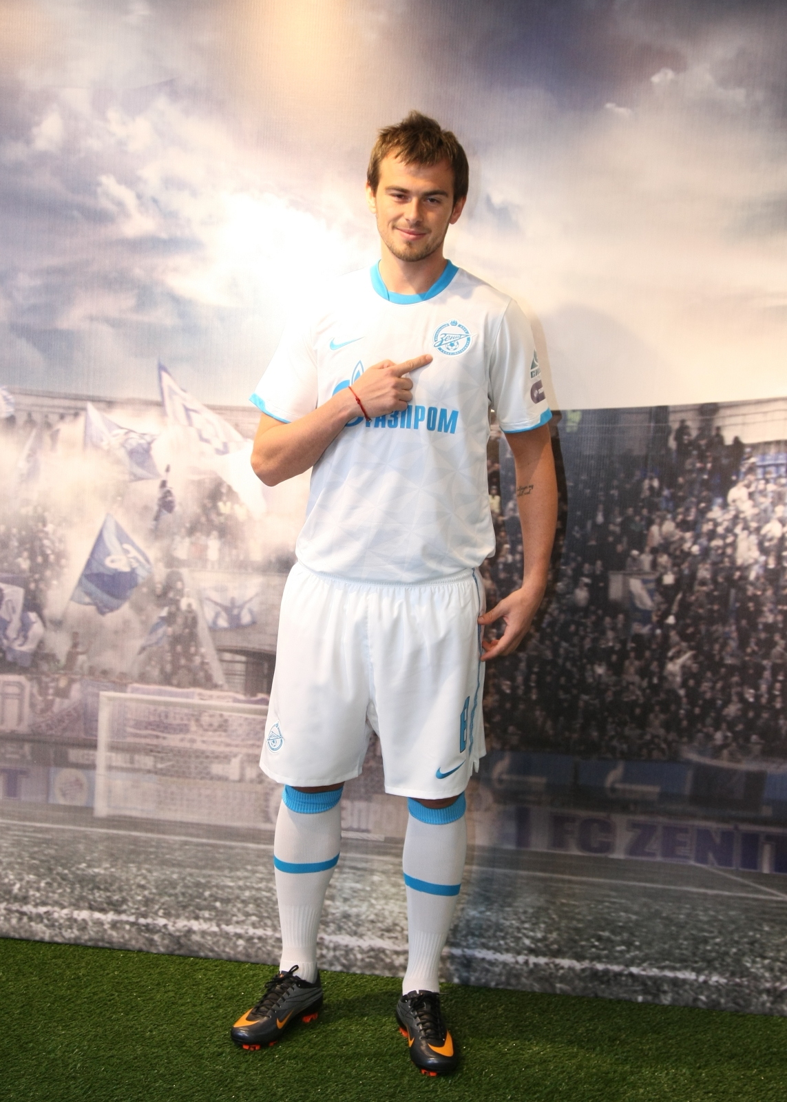 NIKE FOOTBALL Представляет форму «ЗЕНИТА» 2011—2012