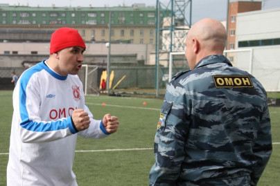 ОМОН передал в клубный музей, боевой флаг «„Зенита“»