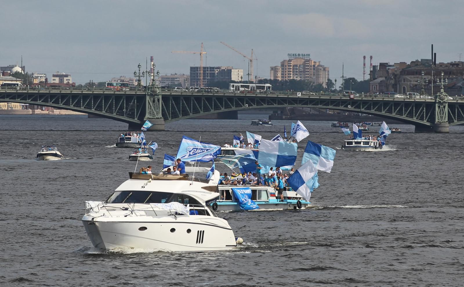 Морской парад болельщиков «Зенита» 