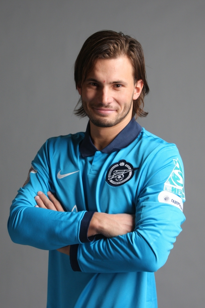 Фотосессия игрока команды Саболоч Хусти