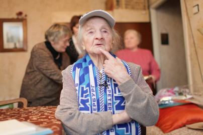 103-й день рождения болельщицы «Зенита», Донде Регины Самуиловны 
