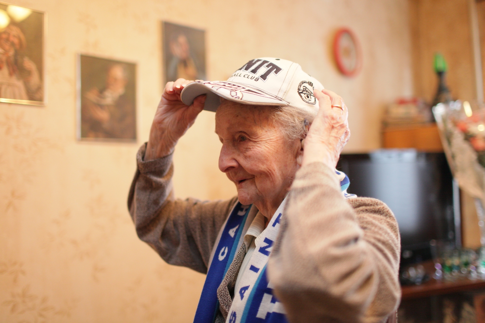 103-й день рождения болельщицы «Зенита», Донде Регины Самуиловны 