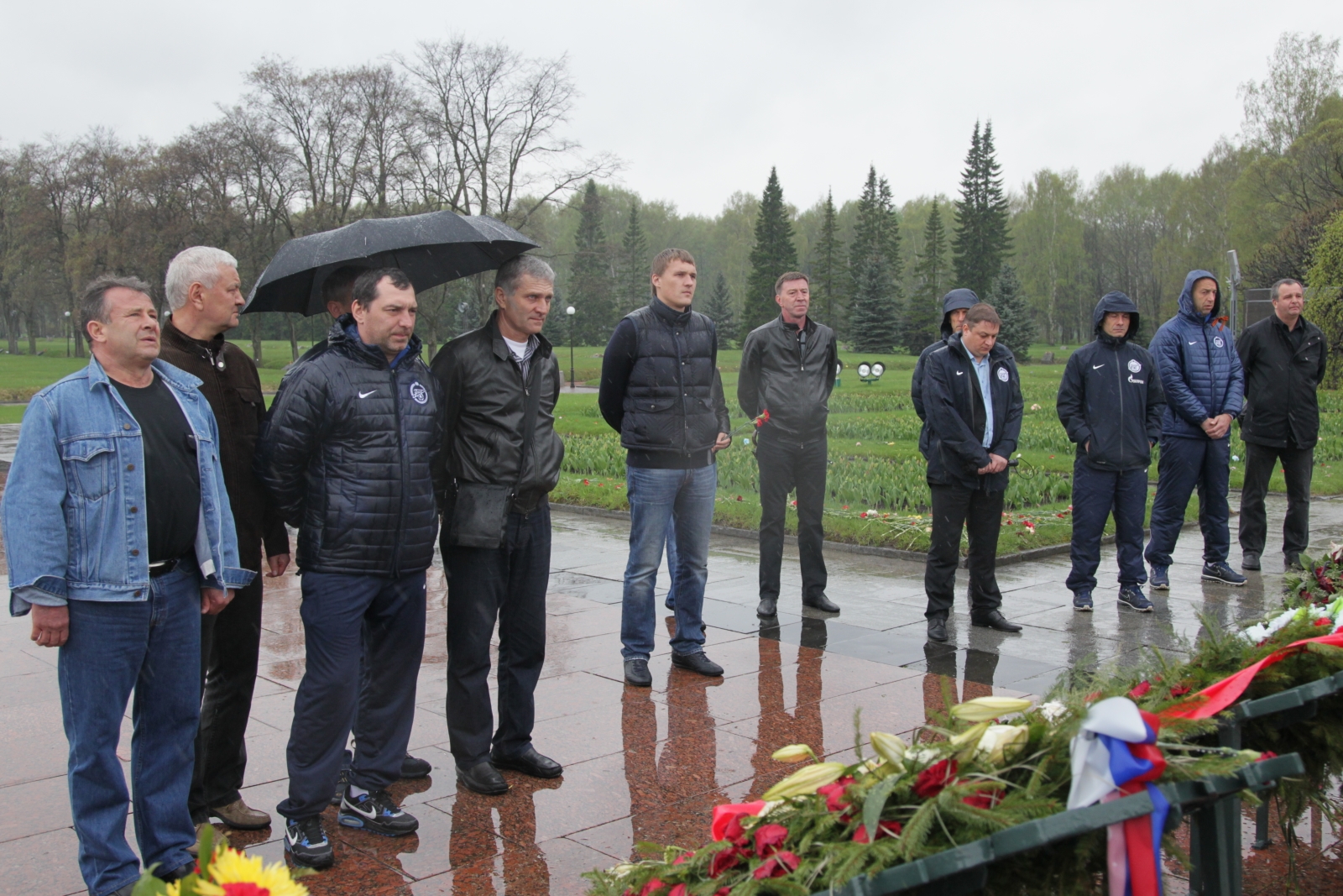 Зенит на Пискаревском кладбище
