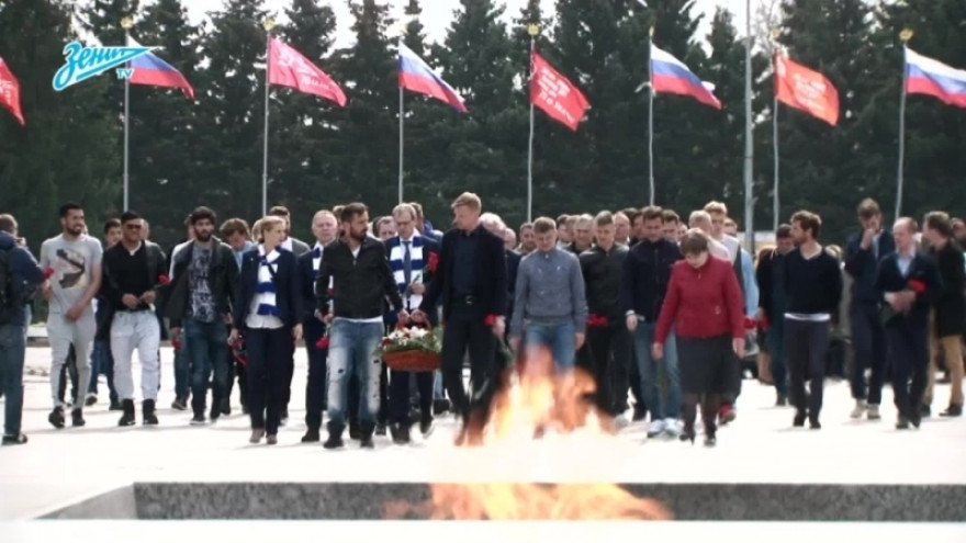 «Зенит-ТВ»: церемония возложения цветов на Пискаревском мемориале «Зенит-ТВ»: церемония возложения цветов на Пискаревском мемориале