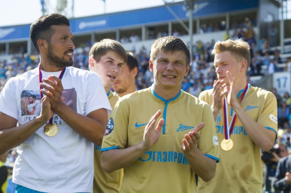 Церемония награждения команды «Зенит» золотыми медалями и кубком Чемпиона России