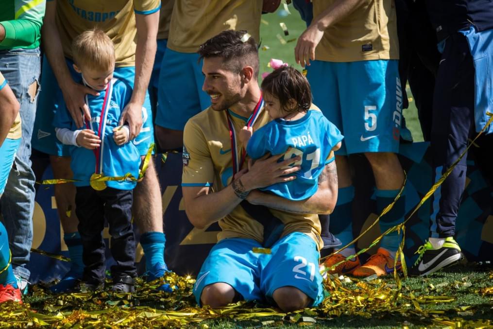 СОГАЗ-Чемпионат России 2014/2015, 30 тур, «Зенит» — «Локомотив». Церемония награждения команды «Зенит» золотыми медалями и кубком Чемпиона России