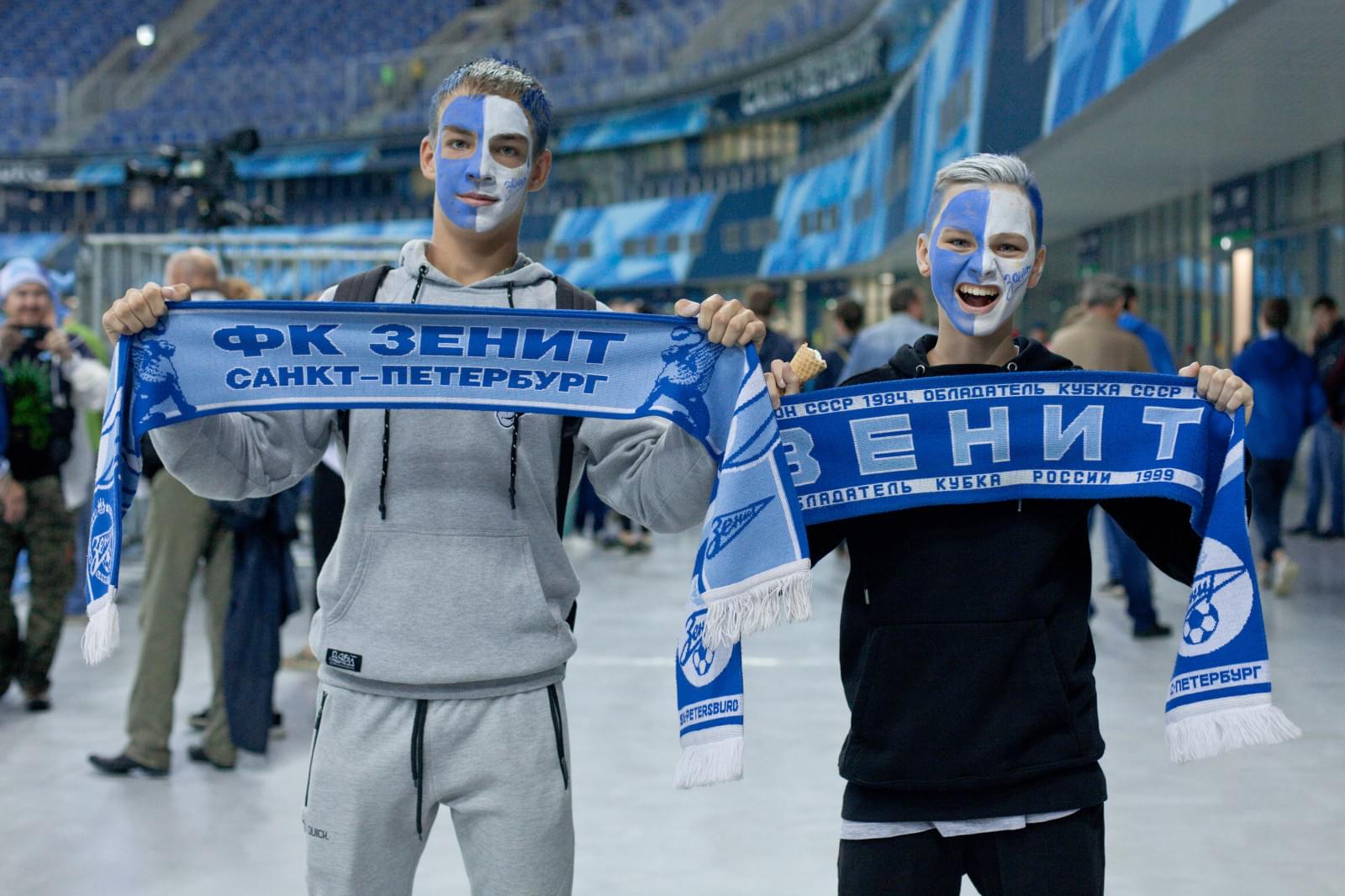 «Фан-Променад» сине-бело-голубых на матче «Зенит» — «Утрехт»