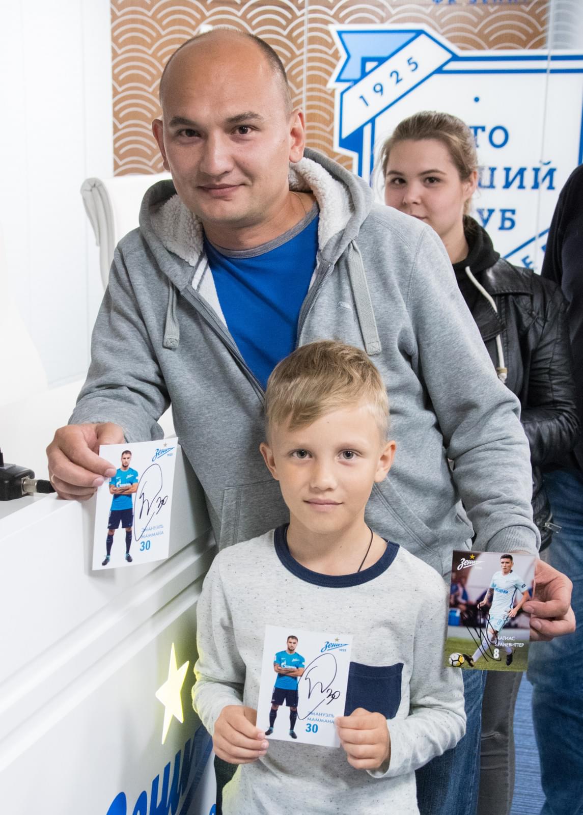 «Марафон добра»: автограф-сессия и встреча с футболистами