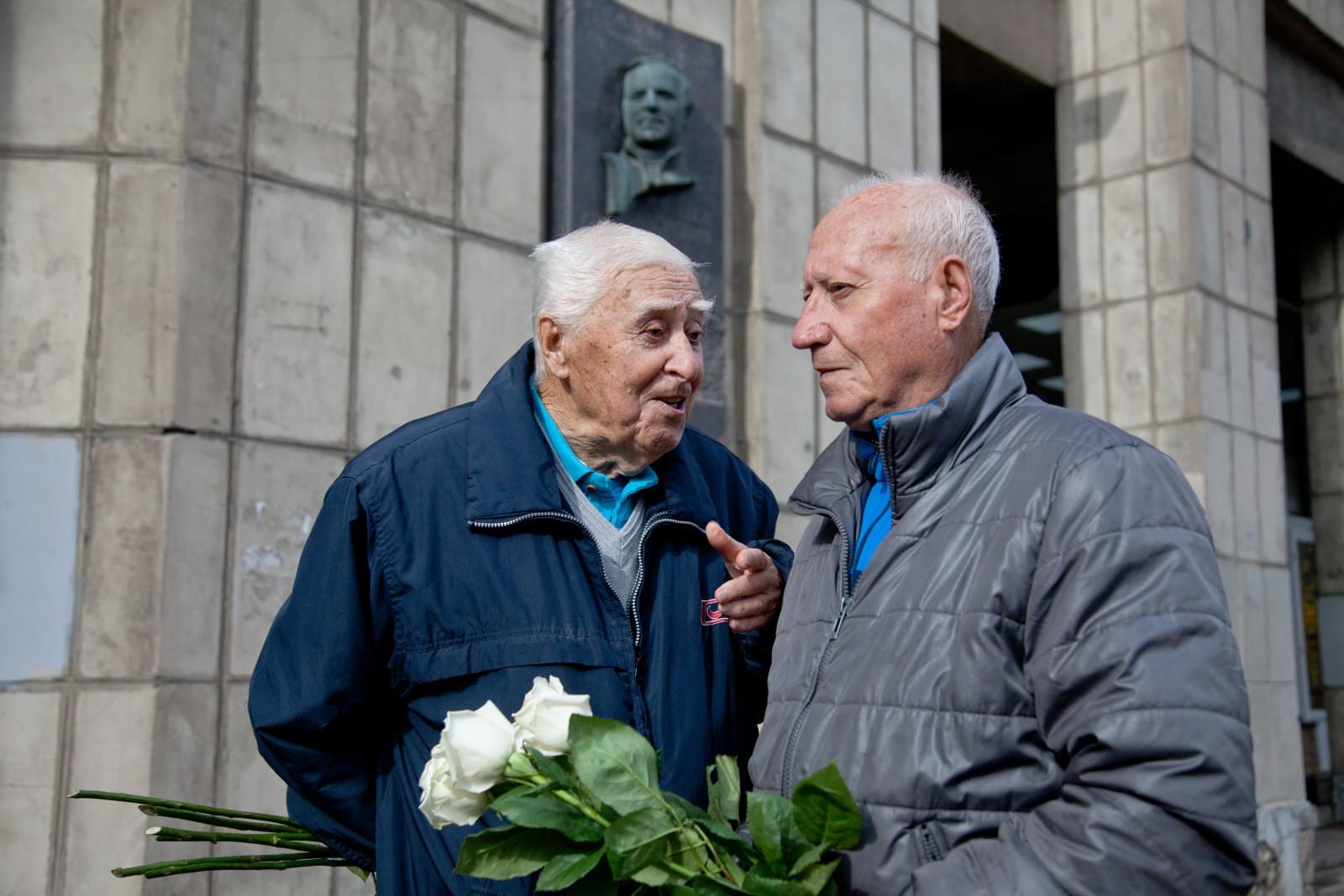 Церемония возложения цветов к мемориальной доске П.Ф. Садырина