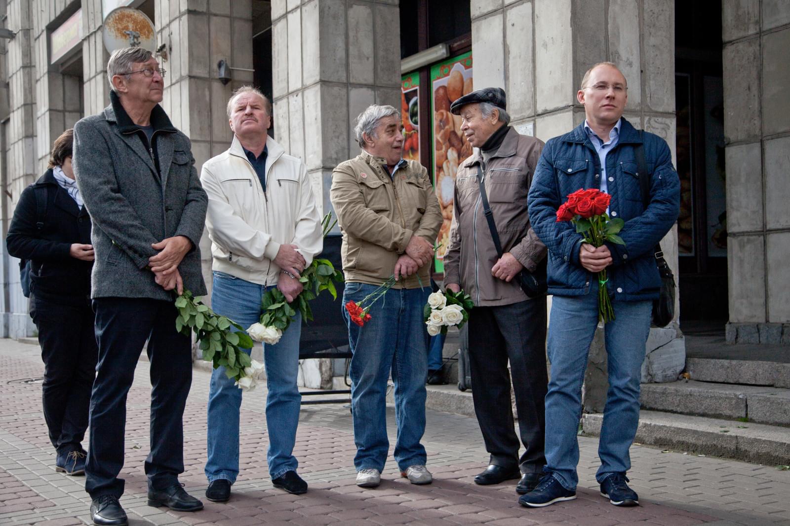 Церемония возложения цветов к мемориальной доске П.Ф. Садырина