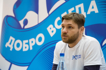 «90 добрых дел»: Алексей Игонин встретился со школьниками