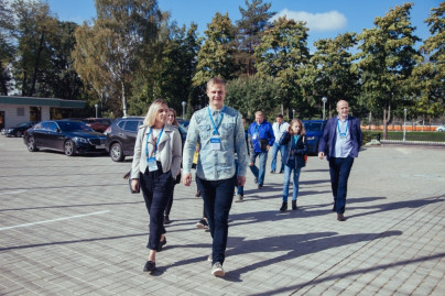 Победители конкурса «Газпром»-Спортпрогноз посетили тренировку команды и встретились с главным тренером ФК «Зенит» Сергеем Семаком