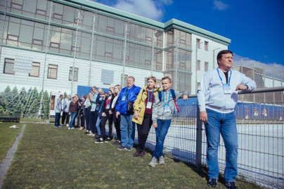 Победители конкурса «Газпром»-Спортпрогноз посетили тренировку команды и встретились с главным тренером ФК «Зенит» Сергеем Семаком