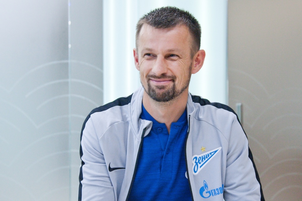Победители конкурса «Газпром»-Спортпрогноз посетили тренировку команды и встретились с главным тренером ФК «Зенит» Сергеем Семаком