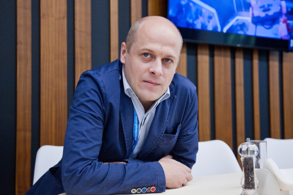Победители конкурса «Газпром»-Спортпрогноз посетили тренировку команды и встретились с главным тренером ФК «Зенит» Сергеем Семаком