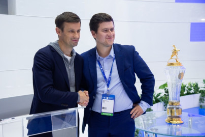 Автограф-сессия Сергея Семака на Петербургском международном газовом форуме