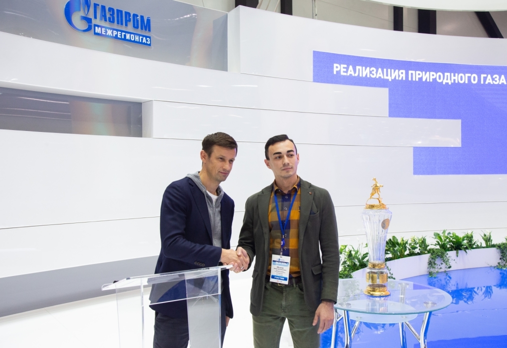 Автограф-сессия Сергея Семака на Петербургском международном газовом форуме