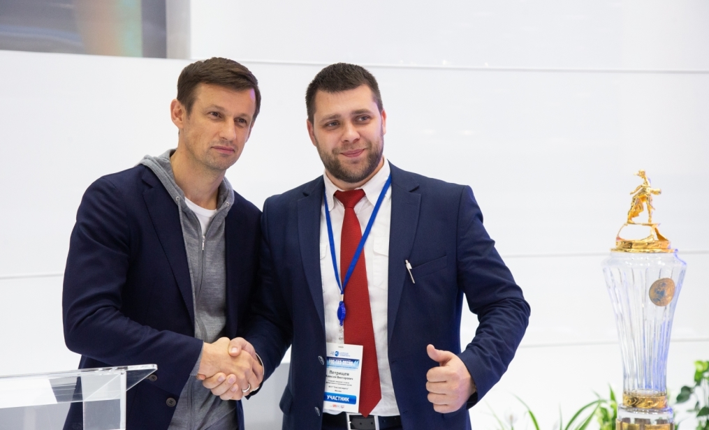 Автограф-сессия Сергея Семака на Петербургском международном газовом форуме