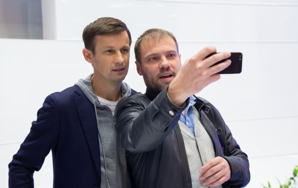 Автограф-сессия Сергея Семака на Петербургском международном газовом форуме