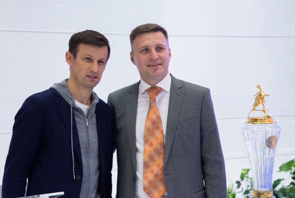 Автограф-сессия Сергея Семака на Петербургском международном газовом форуме