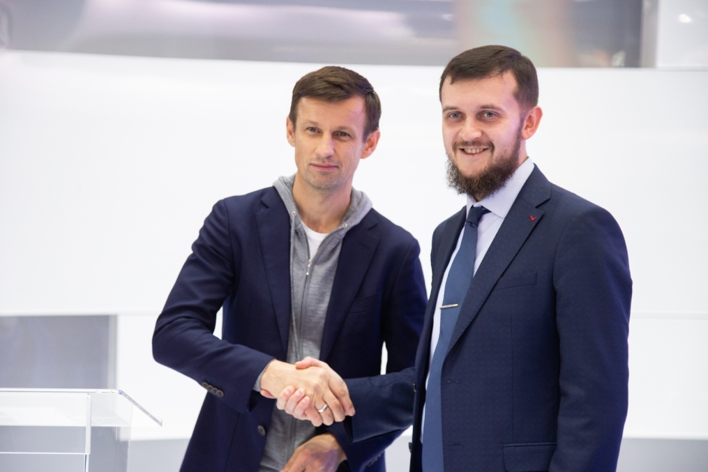 Автограф-сессия Сергея Семака на Петербургском международном газовом форуме