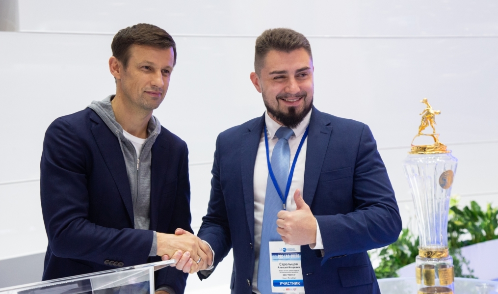 Автограф-сессия Сергея Семака на Петербургском международном газовом форуме