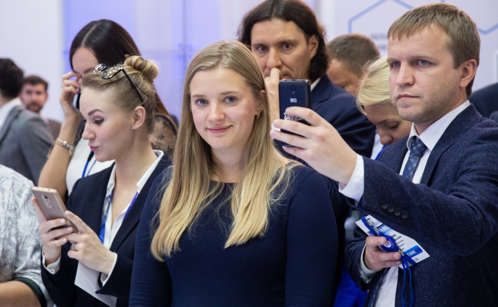 Автограф-сессия Сергея Семака на Петербургском международном газовом форуме
