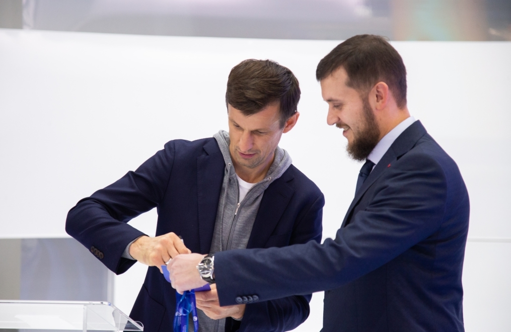 Автограф-сессия Сергея Семака на Петербургском международном газовом форуме