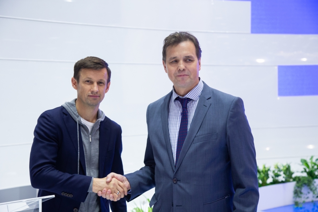 Автограф-сессия Сергея Семака на Петербургском международном газовом форуме