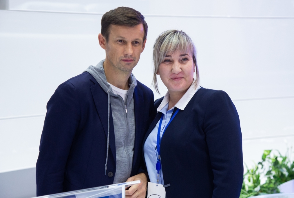 Автограф-сессия Сергея Семака на Петербургском международном газовом форуме