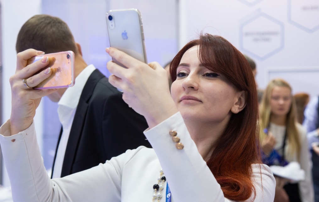 Автограф-сессия Сергея Семака на Петербургском международном газовом форуме