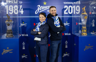 Выставка Кубков чемпионов СССР и России на матче «Зенит» — «Спартак»