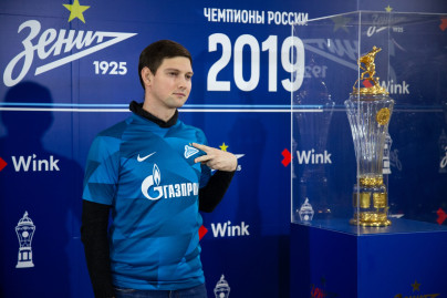 Выставка Кубков чемпионов СССР и России на матче «Зенит» — «Спартак»