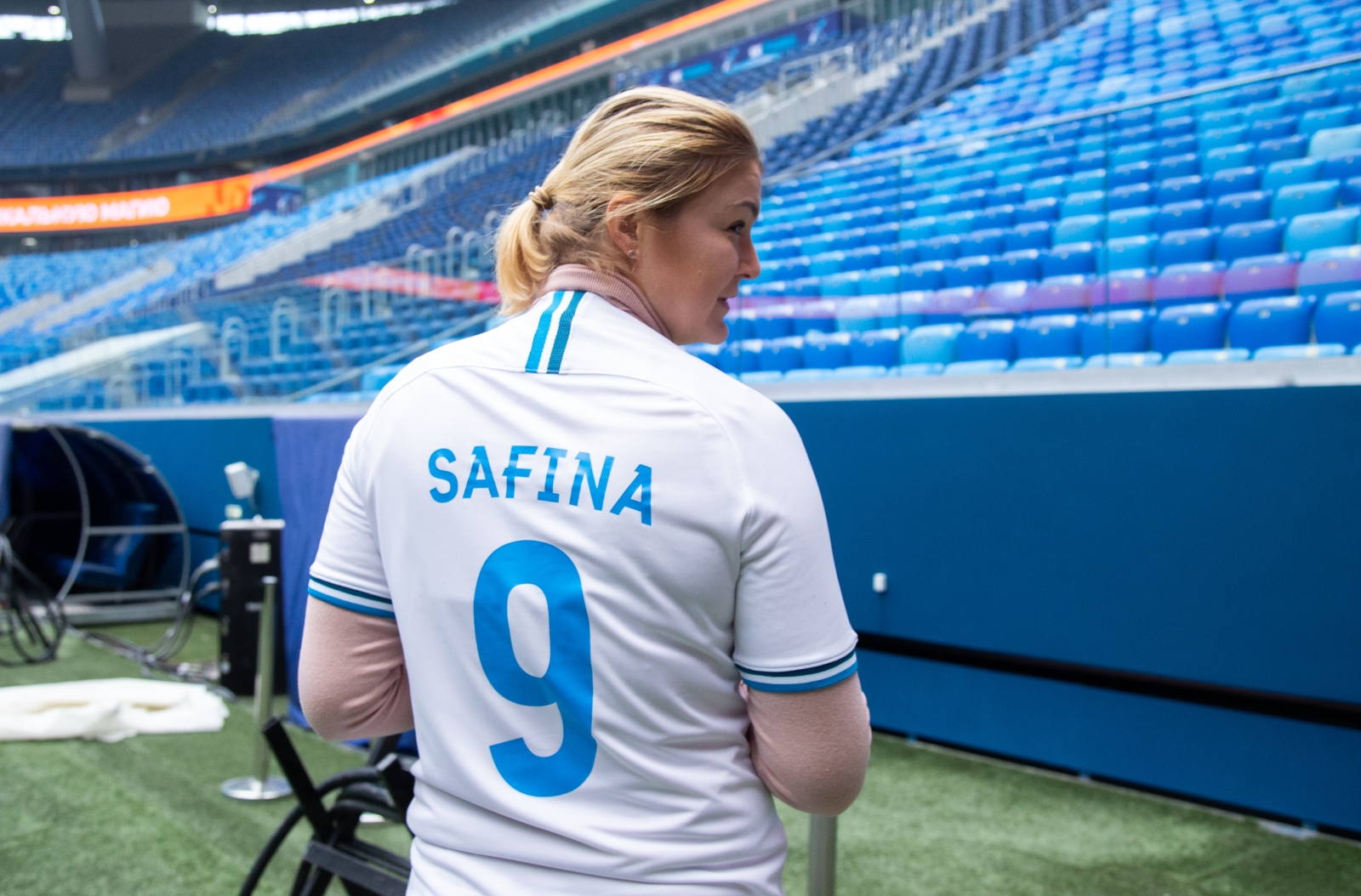 Экскурсия участников турнира Women's Trophy по «Газпром Арене»