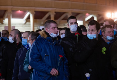 Перформанс болельщиков в честь 77-й годовщины полного освобождения Ленинграда