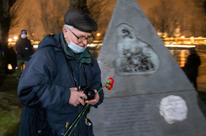 Перформанс болельщиков в честь 77-й годовщины полного освобождения Ленинграда