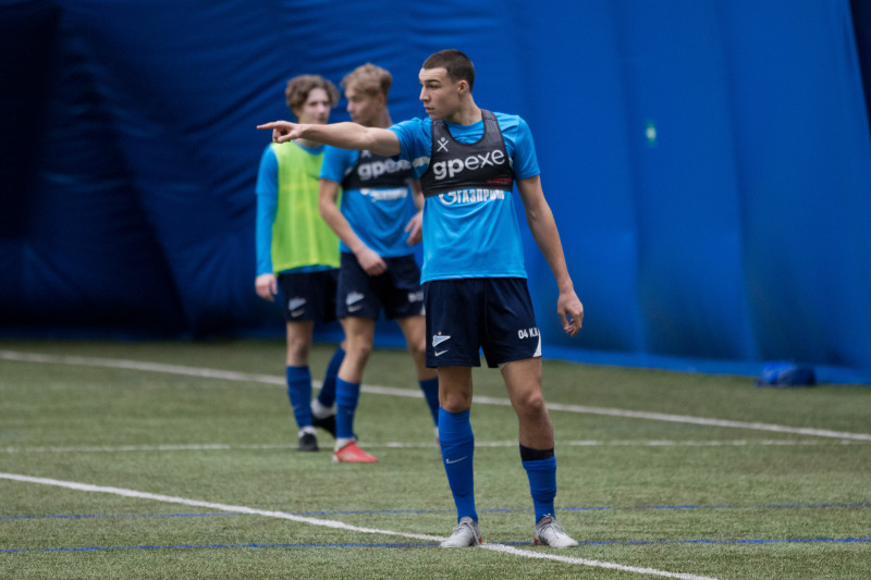 Тренировка «Зенита» U-17 и «Зенита» U-16 в манеже Академии