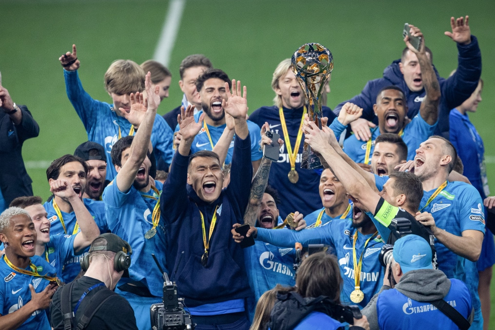 Церемония награждения медалями и кубком чемпионов после матча «Зенит» — «Локомотив»