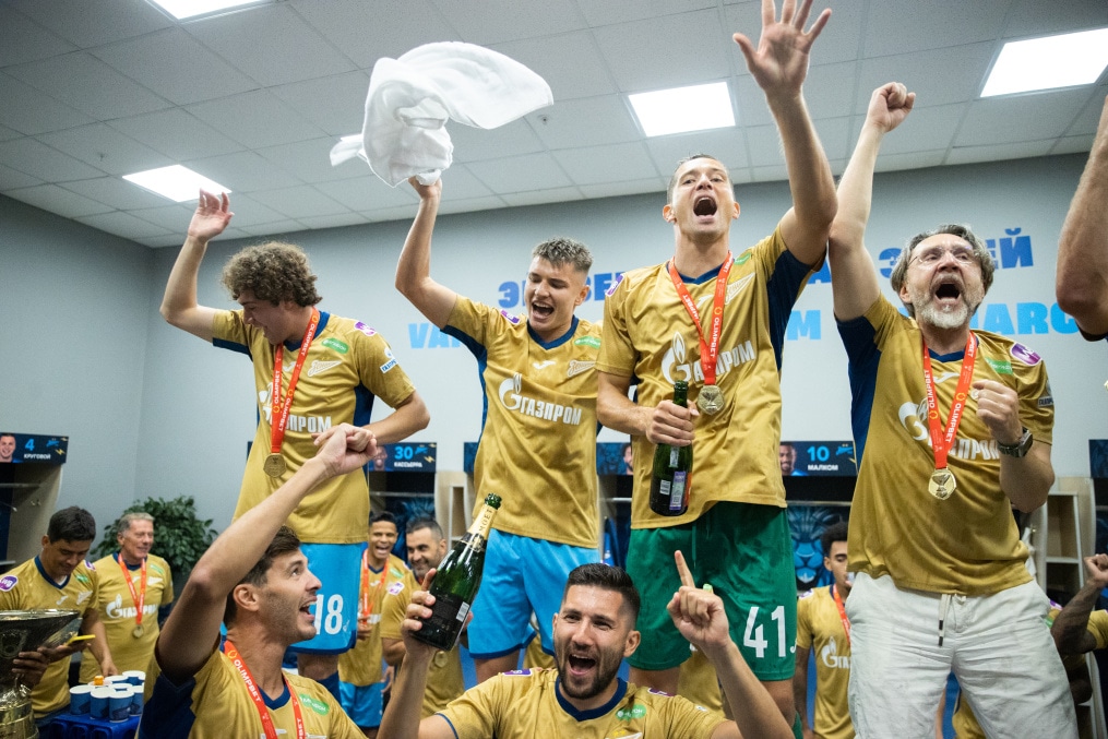 «Зенит» празднует победу в раздевалке после матча OLIMPBET Суперкубок России, «Зенит» — ЦСКА