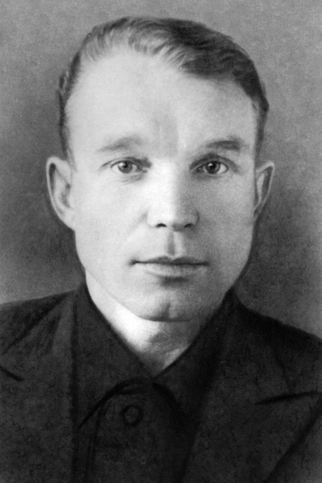 Портрет тренера ФК «Зенит» Алова Ар