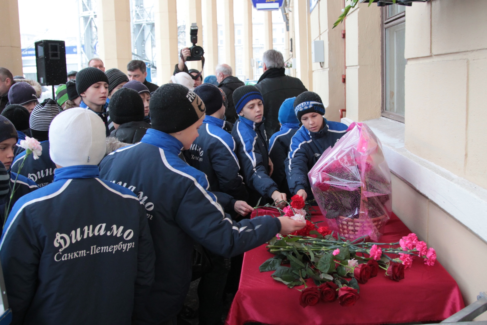 Мемориальная доска Пеке Дементьеву