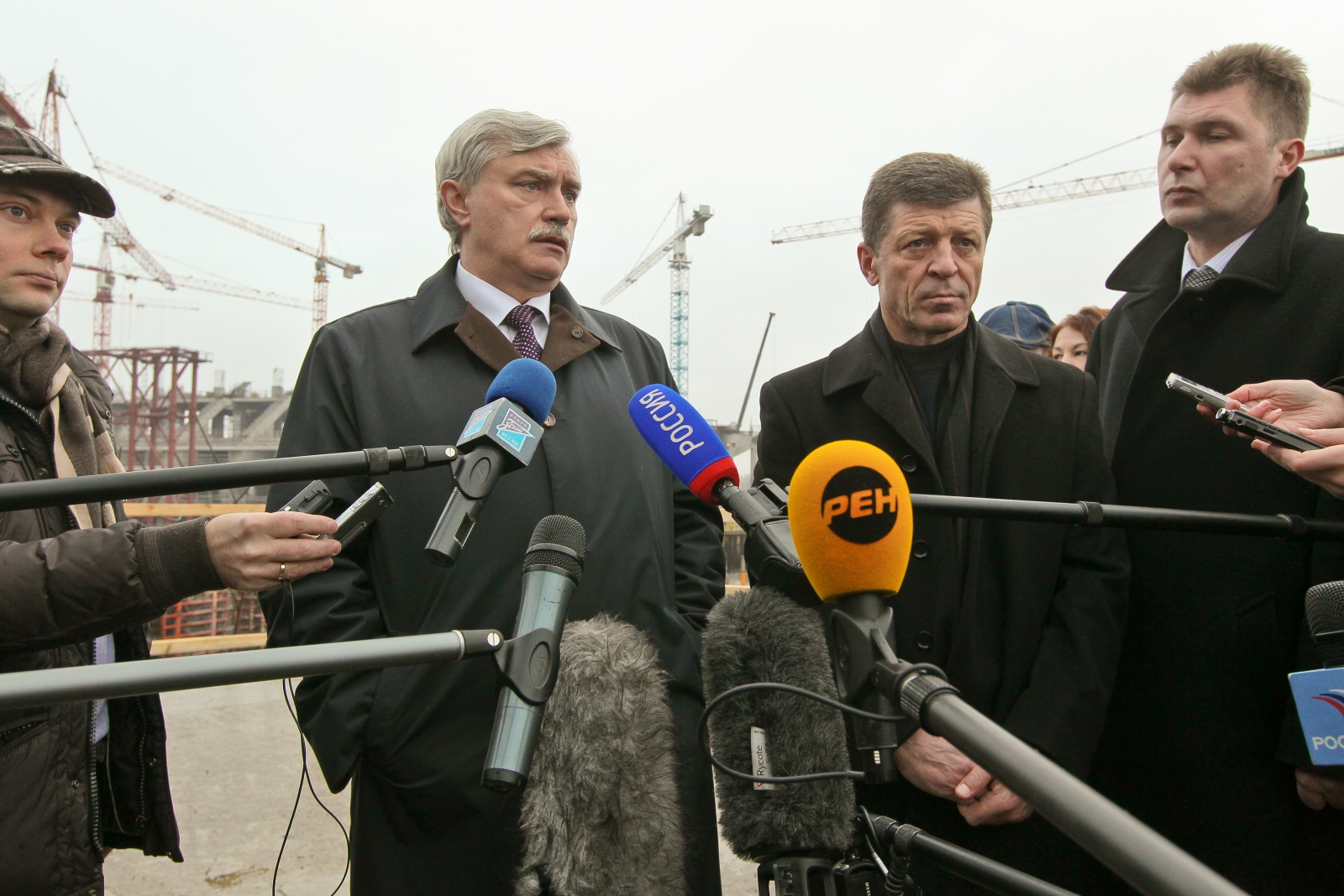 Георгий Полтавченко и Дмитрий Козак на строительстве стадиона Газпром-Арена