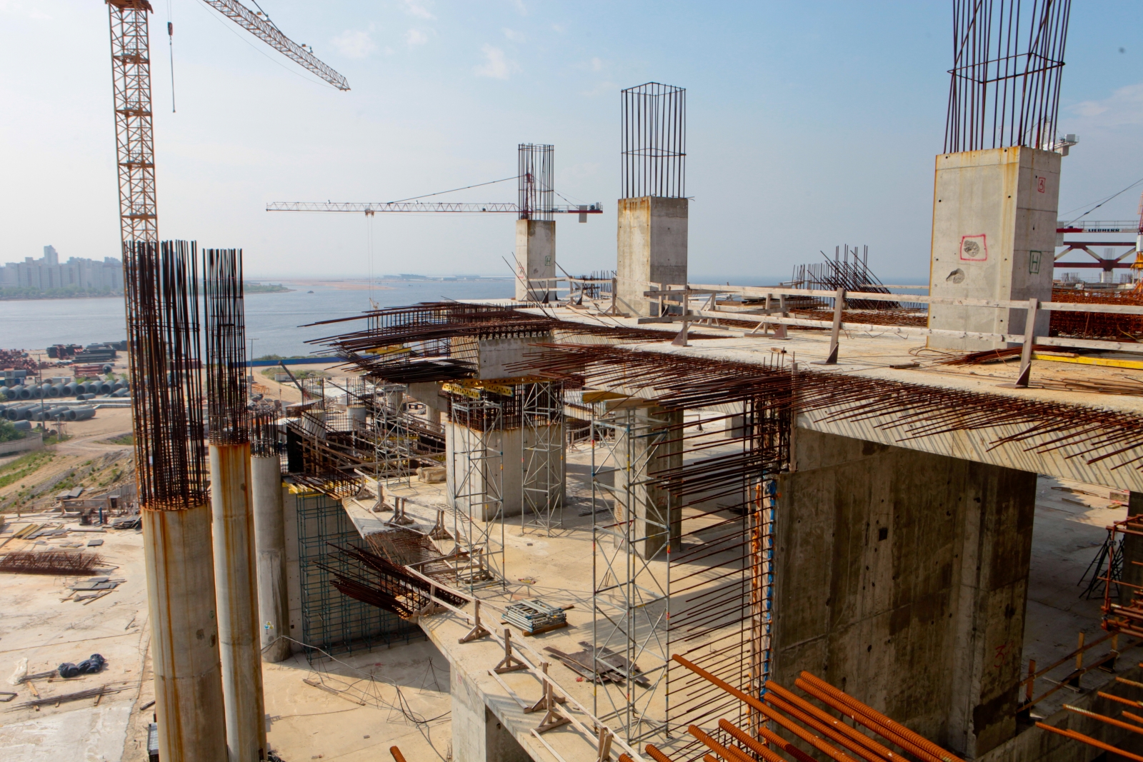 Строительство нового стадиона «Газпром-Арена»