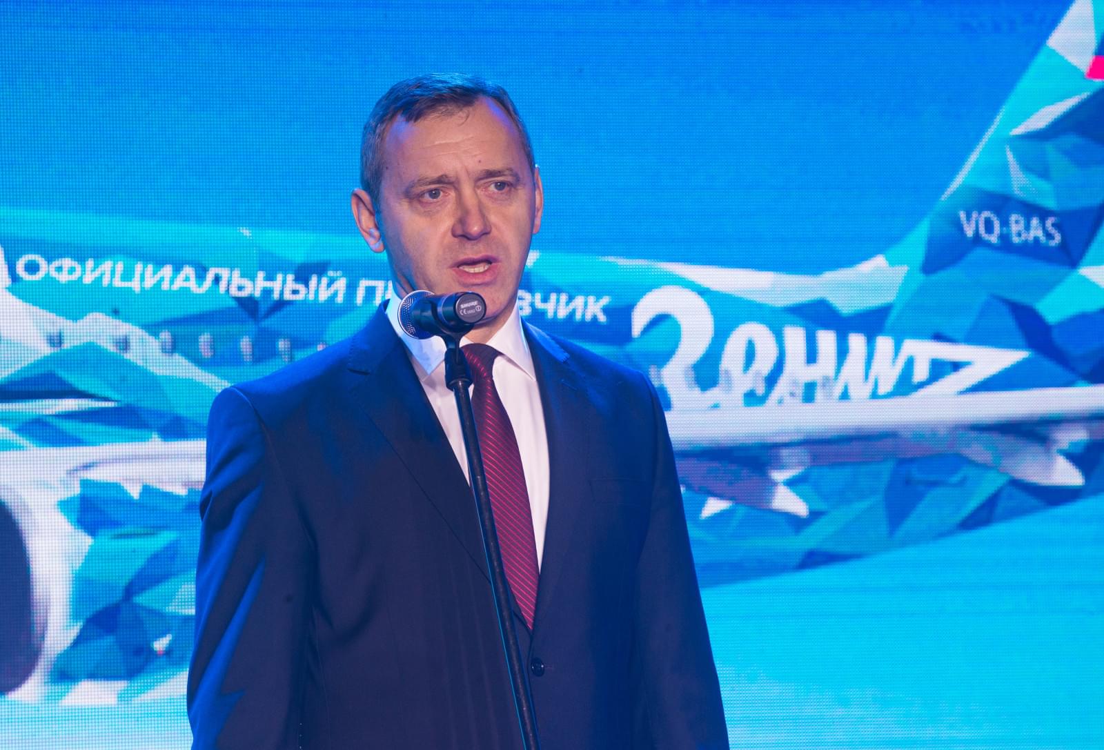 Авиакомпания «Россия» и «Зенит» представили клубный самолет