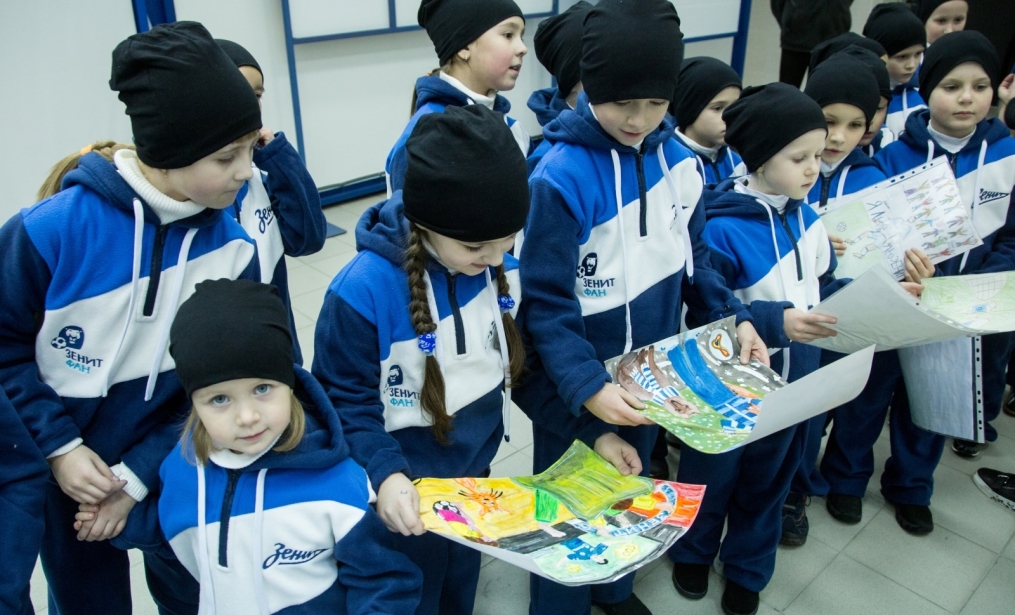 Дети из группы поддержки «Зенит Фан» на матче «Зенит» — «Кубань»