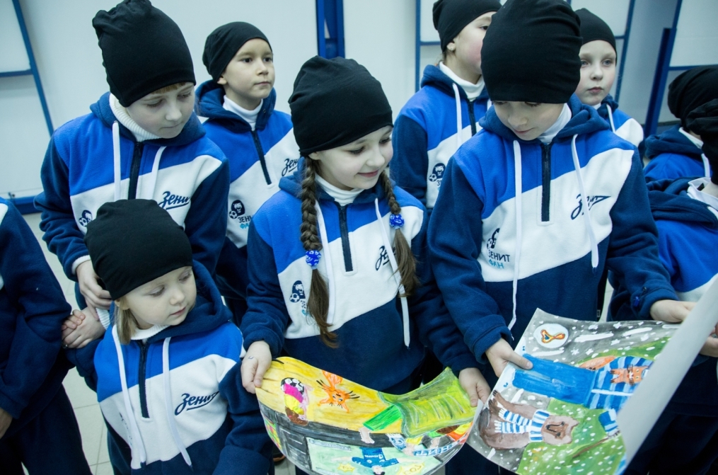 Дети из группы поддержки «Зенит Фан» на матче «Зенит» — «Кубань»