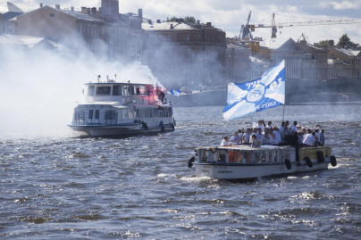Водный проход болельщиков «Зенита» перед матчем «Зенит» — «Терек»