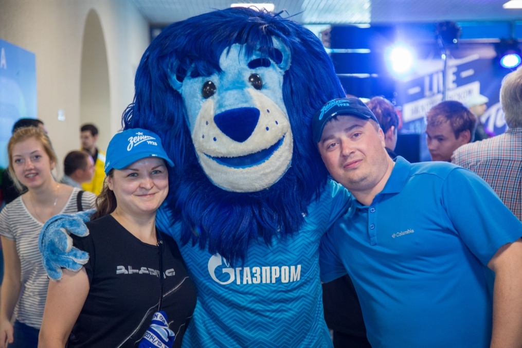 Фан-променад на матче «Зенит» — СКА-Хабаровск